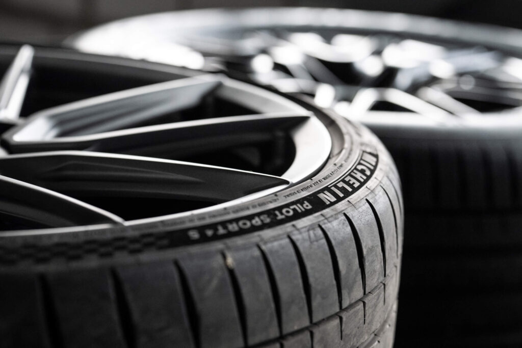 Bespokes-Service-Premium-Car-Handling-0562